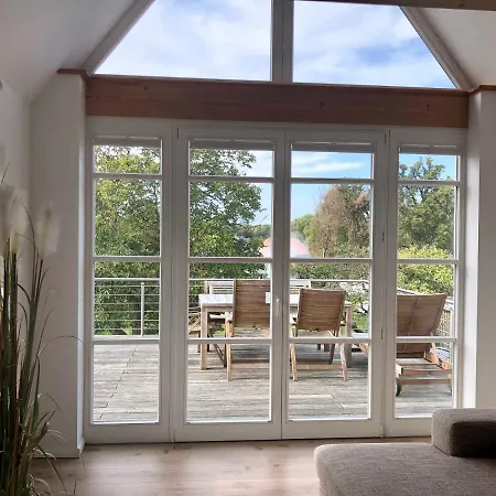 Apartment Im Kapitaenshaus Wustrow (Fischland)